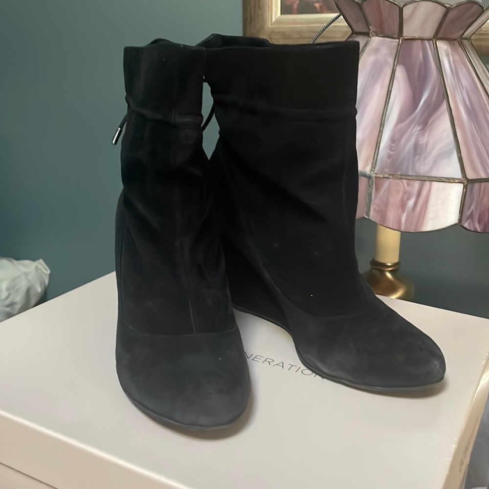 BCBG BLACK SUEDE BOOTIES
